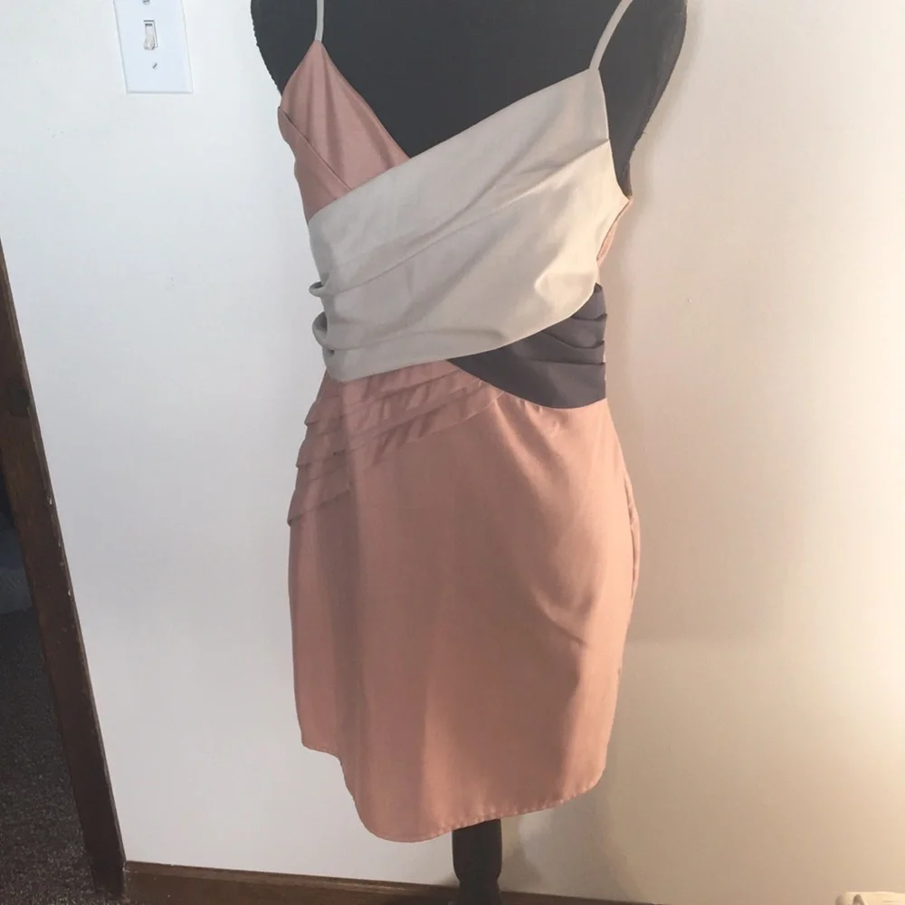 Lucca Couture peach pink layered front spaghetti strap mini dress size medium​ - Picture 2 of 8